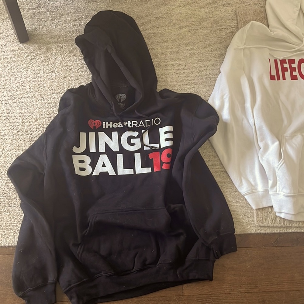 One of a kind i heart radio sweatshirt ❤️